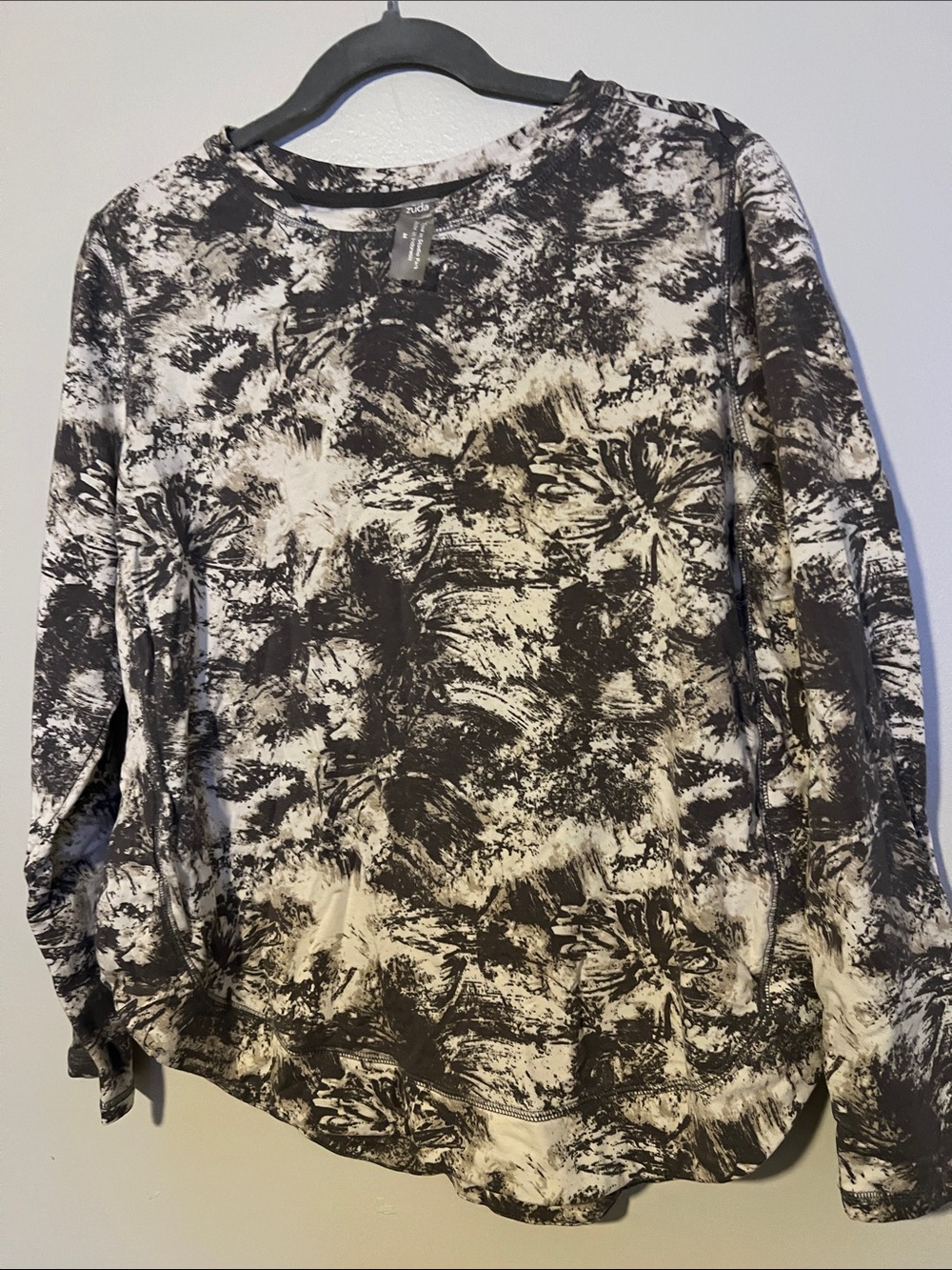Zuda Abstract Print Long Sleeve Top